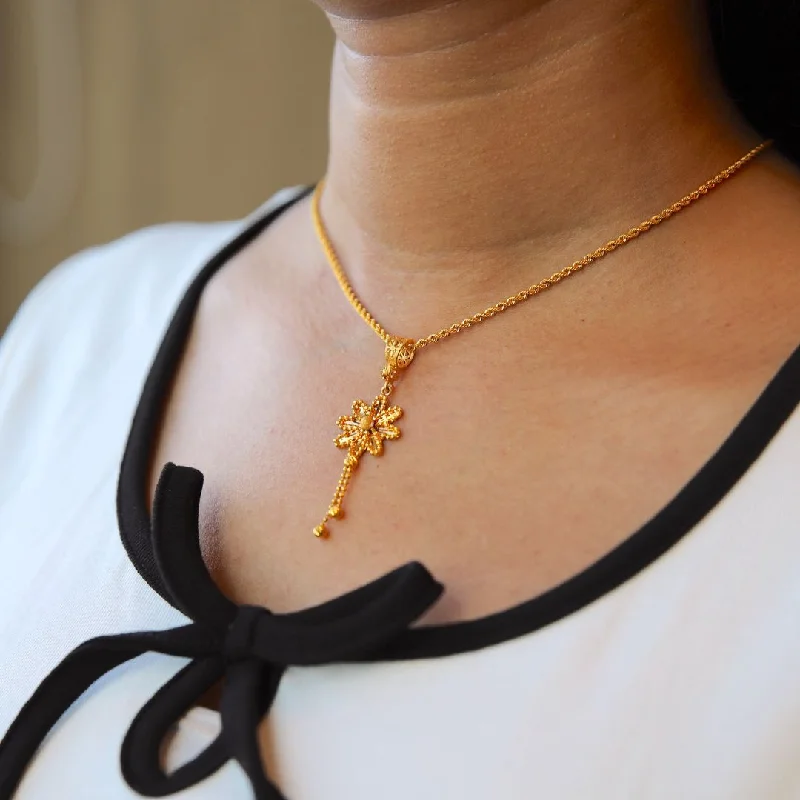 Unisex Necklaces -Gold Necklace (Chain With Hanging Flower Shaped Pendant) 21KT - FKJNKL21KM9941