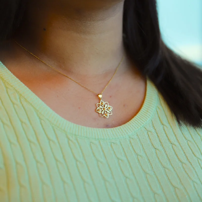 Farmhouse Necklaces -Gold Necklace (Chain With Flower Shaped Pendant) 21KT - FKJNKL21KM10014