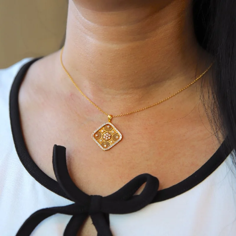 Loud Necklaces -Gold Necklace (Chain With Zircon Square Shaped Pendant) 21KT - FKJNKL21KM9946